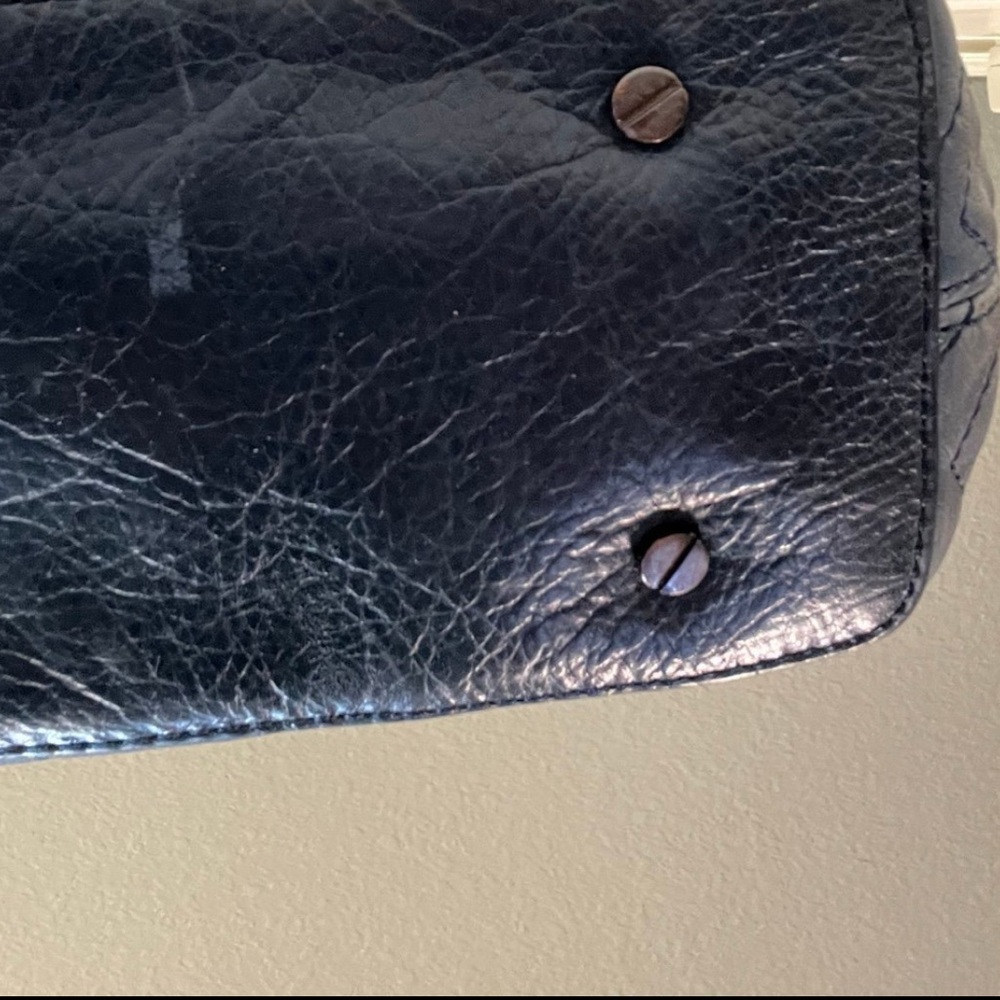 Vintage Tory Burch T logo Quilted Blue
Leather - Picture 2 of 11